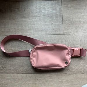 Lululemon Everywhere Belt Bag